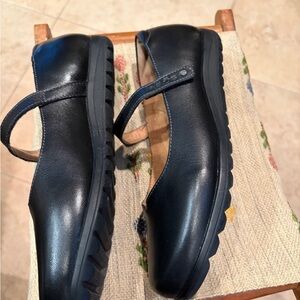 Taos chorus black leather Mary Jane style shoes comfort quality $170 sz 9